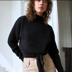 Wilfred Lorin Sweater